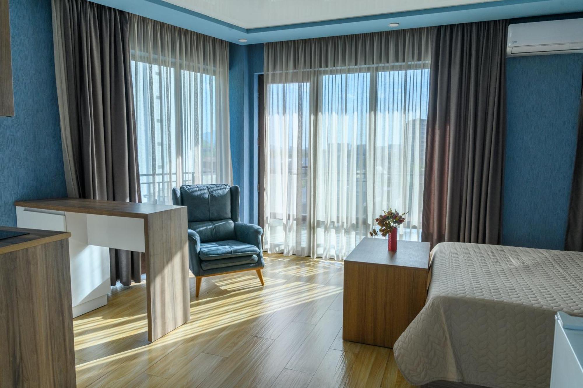 Hotel Sunny Batumi Luaran gambar