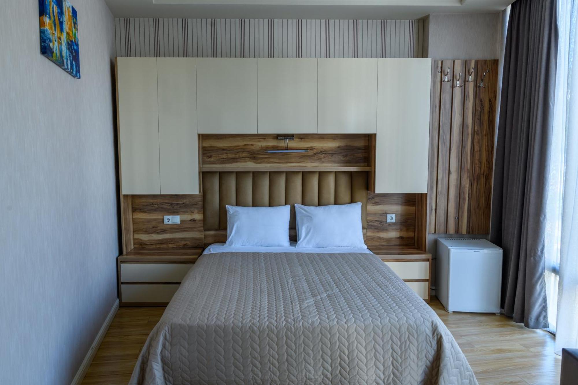 Hotel Sunny Batumi Luaran gambar
